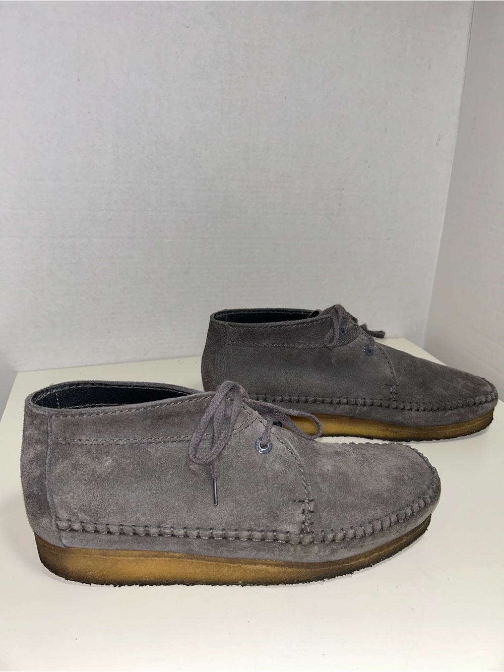 Clarks Originals Weaver Gray Suede Two-Eye Lace-Up Chukka Boot